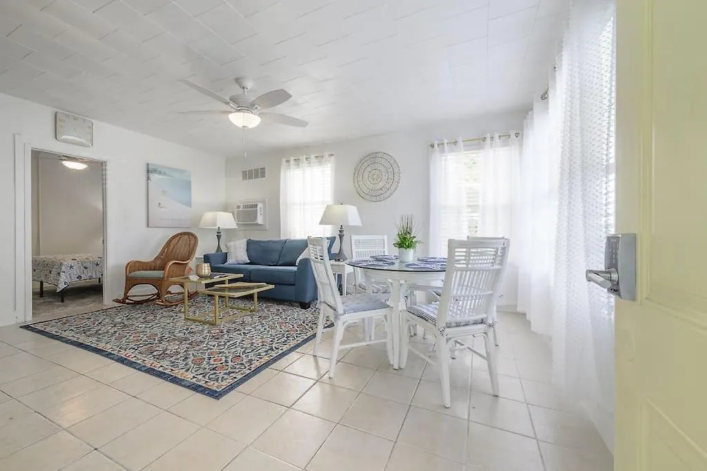 Santa Barbara On The Bay Waterfront Apartment Tampa