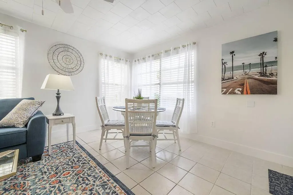Santa Barbara On The Bay Waterfront Apartment Tampa