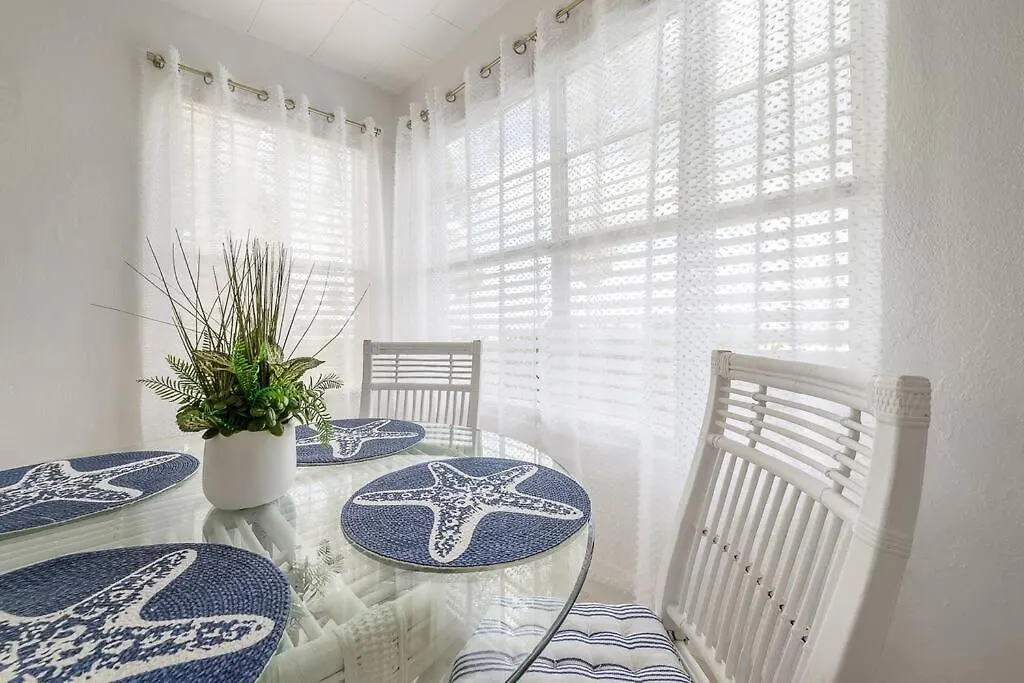 Santa Barbara On The Bay Waterfront Apartment Tampa