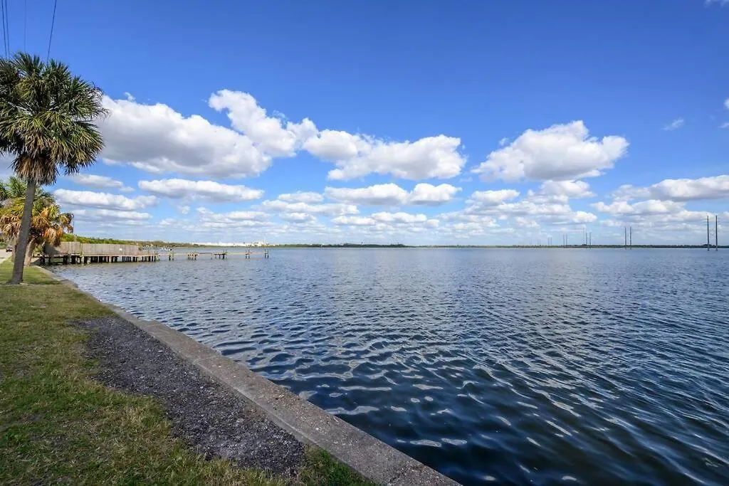 Santa Barbara On The Bay Waterfront Apartment Tampa