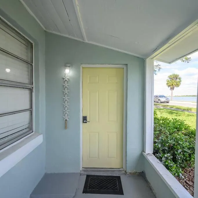 Santa Barbara On The Bay Waterfront Apartment Tampa United States