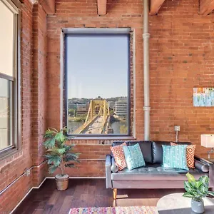 Frontdesk Aria Cultural District Lofts Downtown Pittsburgh Apartment Pittsburgh